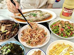-丹水桥地锅鱼·翘嘴鲌·地方特色全鱼宴(丹江口大坝店)