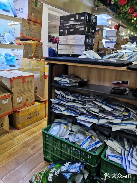 东华电子电脑城(一环路南二段店)图片