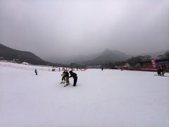 -济南卧虎山滑雪场