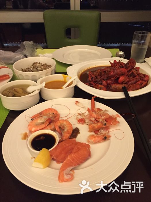 南京西餐厅新潮流：中西合璧的味蕾探索