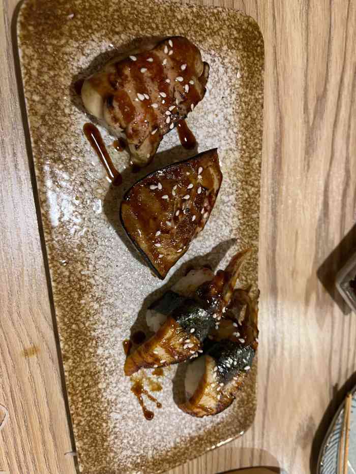 川禾刺身(光华东街店)-"公司门口一家日料,店面不大,环境还比较清.