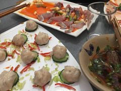 -茅草房·河畔园林火锅
