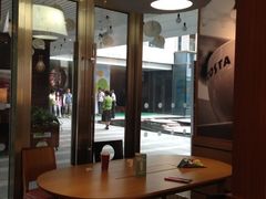 靠窗位-COSTA COFFEE(上海五玠坊店)