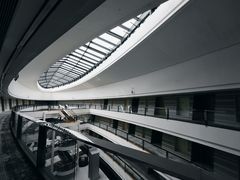 -上海滴水湖皇冠假日酒店