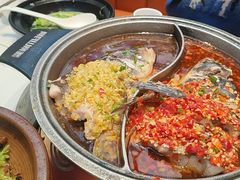 -阿瓦山寨·湘菜现炒·剁椒鱼头王(咸阳总店)