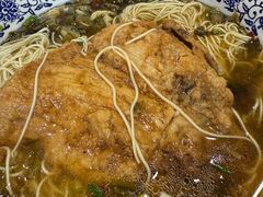 爆鱼焖肉面-美味斋(西北街店)