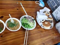 烧饼夹肉-京东一绝西海子西园烧饼夹肉