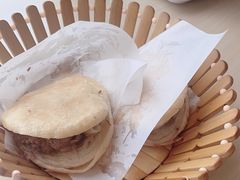 -闫家驴肉老店(华电一校店)