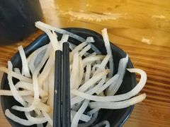 -丽虹云南过桥米线(兴工街店)