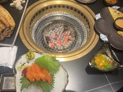 -山川小町·极番烧肉(新地假日广场店)