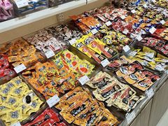 -来伊份(新环广场新环西路店)