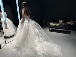 -Vera Wang婚纱礼服旗舰店
