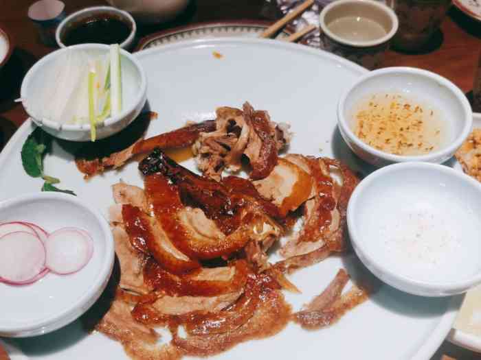 额娘春饼·烤鸭(乐汇城店)-"第一次来额娘春饼和朋友一起来的,以前