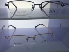 -造寸眼镜·蔡司官方授权店(东门店)