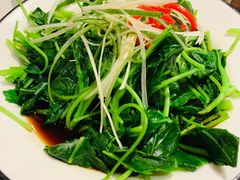 清炒芥兰苗-丁里羊肉小镇(太宁路口店)