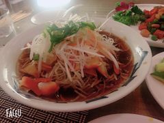 -浅深休闲酒店-停车场