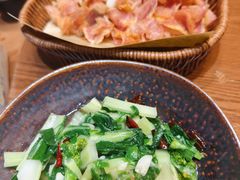 猪油拍蒜炒菜心-老滇山寨•云南特色菜•地方菜•民族风情歌舞表演(金碧店)