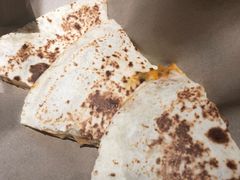 鸡肉爱芝士烤饼-Taco Bell 塔可贝尔(东方明珠店)