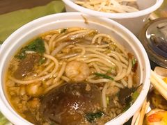 -六合夜市