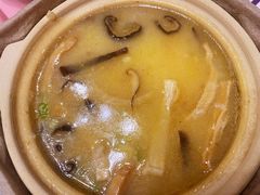 海钓鱿鱼砂锅粥-MR鹅外