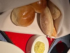 饭前餐包-弦月窗LUNETTE BY AMANDA(复兴路店)