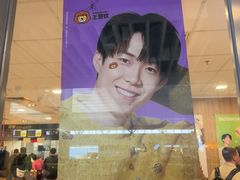 -麦当劳(上海虹桥站30B检票口楼上)