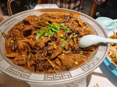 小鸡炖蘑菇-张记聚福楼(范西店)
