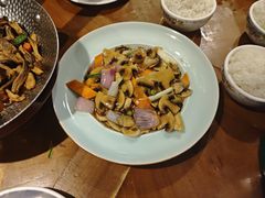 -雀舞云南菜(天津天河城购物中心店)