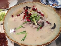 酸萝卜肥鱼-漢舍中国菜馆(889广场店)