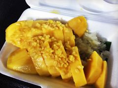 -芒果糯米饭摊子