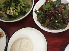 -芦茨金富饭庄·25年老字号·专做稻草鸡