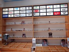 -豪门视光·星趣控·蔡司依视路眼镜代理商(中央大街店)