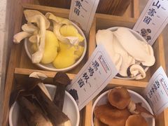 -阿婆情腊排骨火锅(金虹路店)