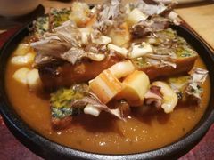 海鲜豆腐煲-渝半城经典川粤菜(重庆天地店)
