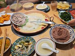 -洱火云南酸菜牛肉火锅(石景山当代商城店)