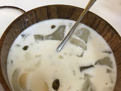 -志龙皇冠吃货椰子铺