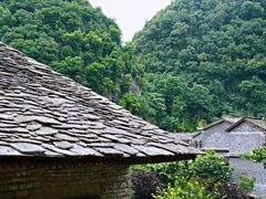 -高荡千年布依古寨旅游景区