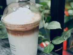 蓝丝绒飒雪拿铁-瑞幸咖啡(稻兴环球科创中心店)