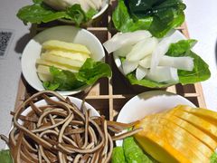 -茅草房·河畔园林火锅