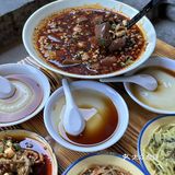 果然重庆物价是感人的！人均20的肥肠血旺吃到爽！