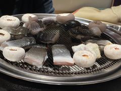 -围炉肉舍丹东海鲜烤肉·烤活鳗(步行街店)