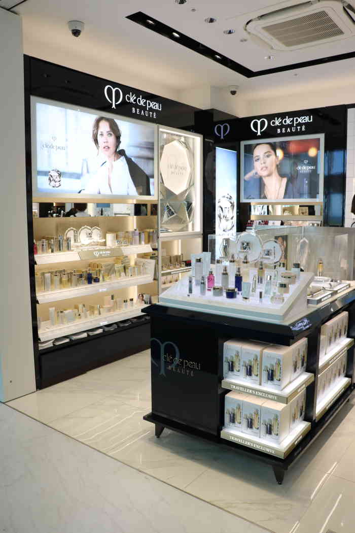 shiseido(那覇机场店)-"冲绳机场里面的资生堂专卖店,货品是相当齐.