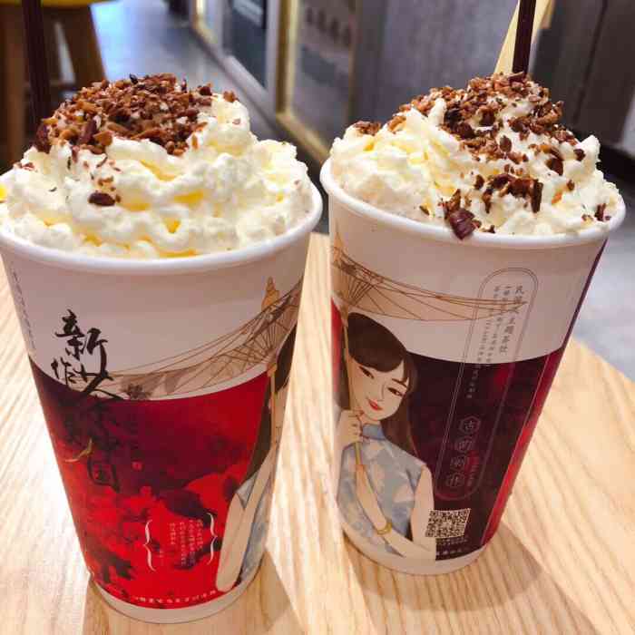 茶言以沫-"一个小小的店面,一条超长的道,进去里面还.