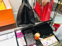 -包妃娘娘奢侈品工作室(海云轩公寓店)