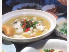 -川流不息·地道川菜·小龙虾(新松江路店)