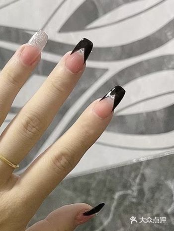 「清雅皮肤管理」店主是那种超级会说的人，态度也很好