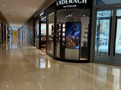 -Laderach 莱德拉(上海环贸iapm店)