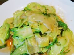 -赶海部落海鲜城(海阳路店)