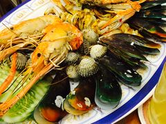-J Daeng Seafood