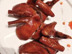 玻璃皮润烧乳鸽-北京厨房(西安SKP店)